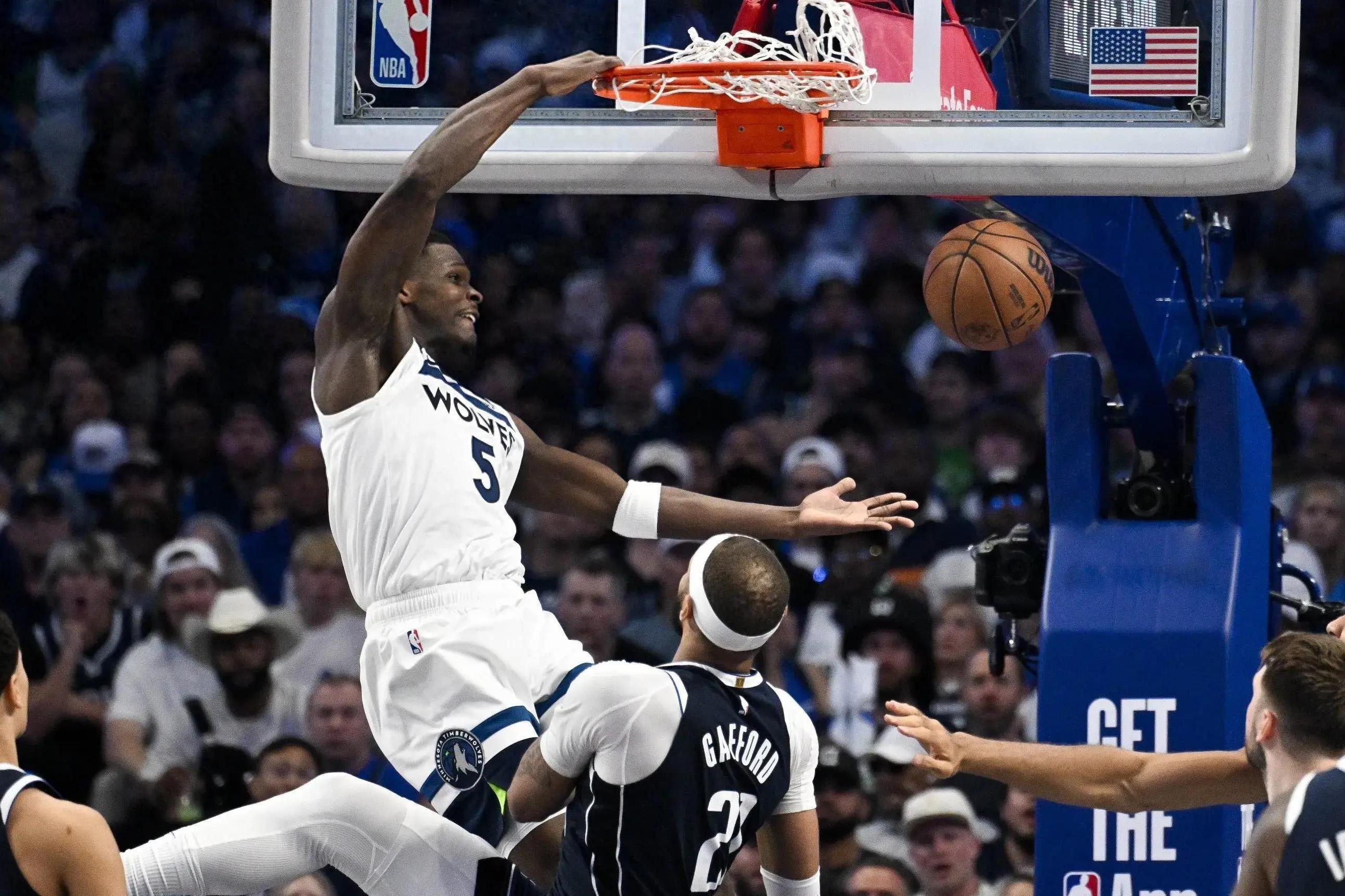 Doinb迎来十二赛季出色发挥，独行侠观众热烈欢呼！再创辉煌时刻的简单介绍